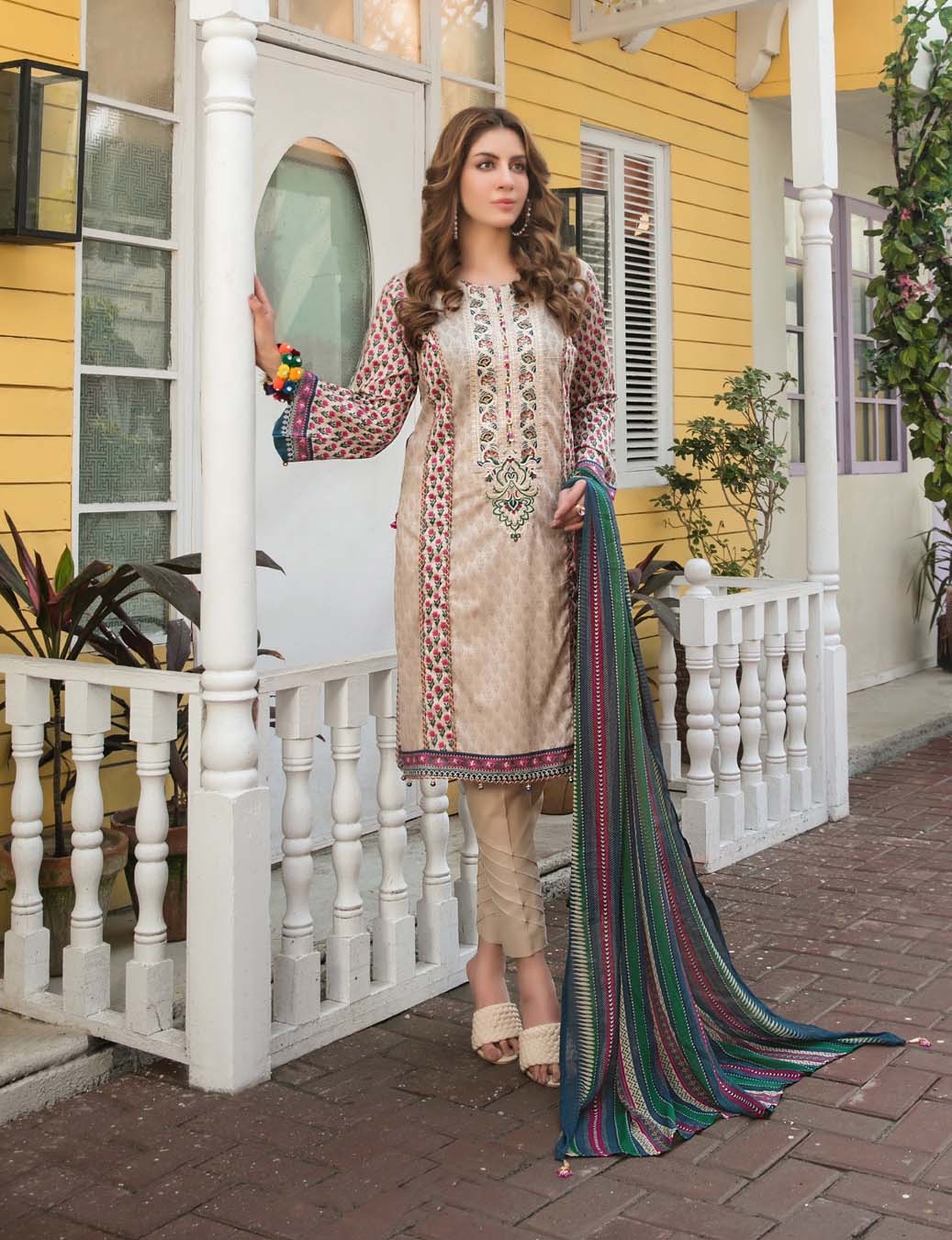 Tawakkal Tehzeeb Brown Lawn Pakistani Suit Dress Materials for Women Stilento Tawakkal Tehzeeb Brown Lawn Pakistani Suit Dress Materials for Women Stilento