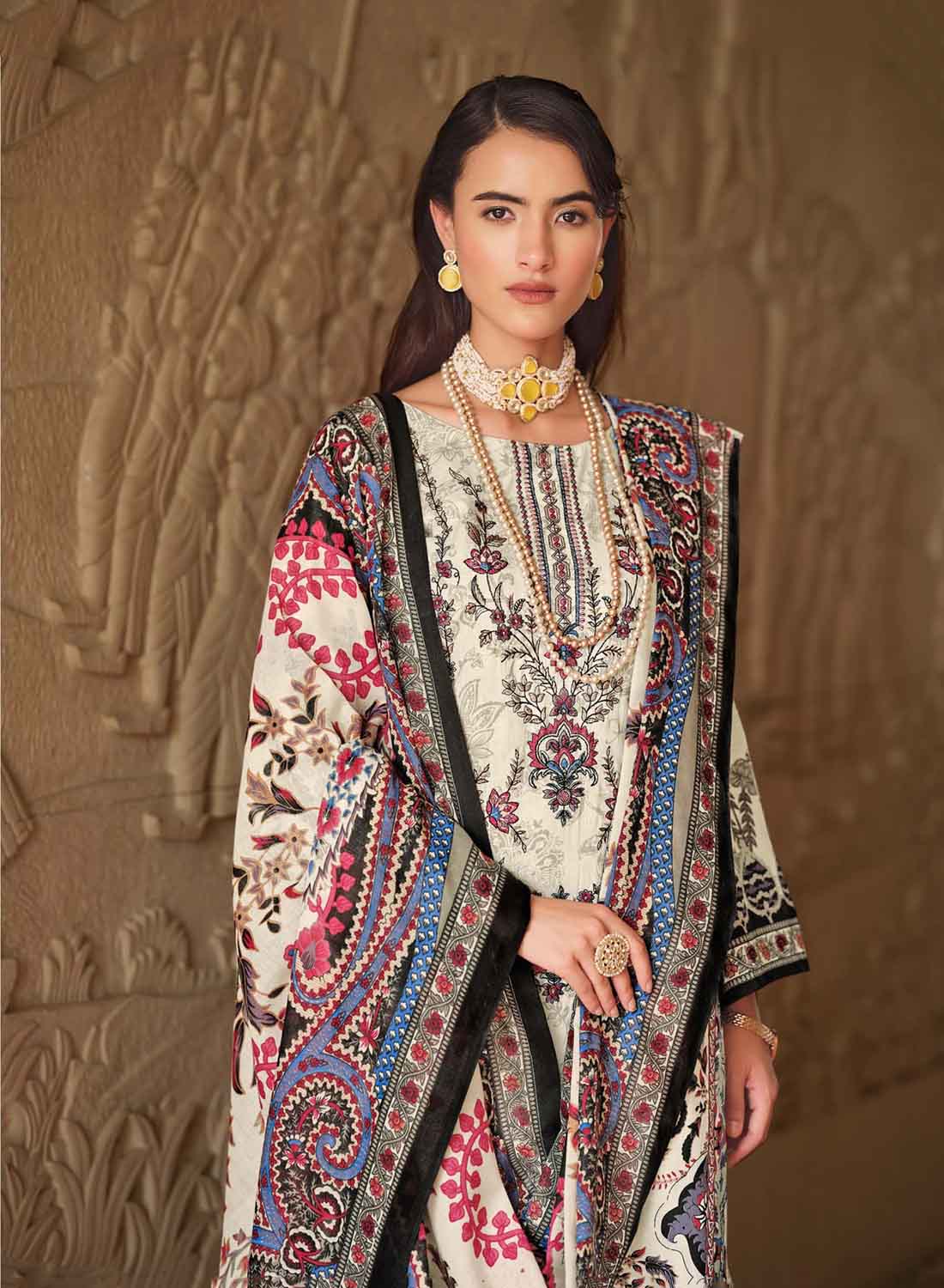 Women's Off-White Pakistani Print Unstitched Cotton Suit Dress Material