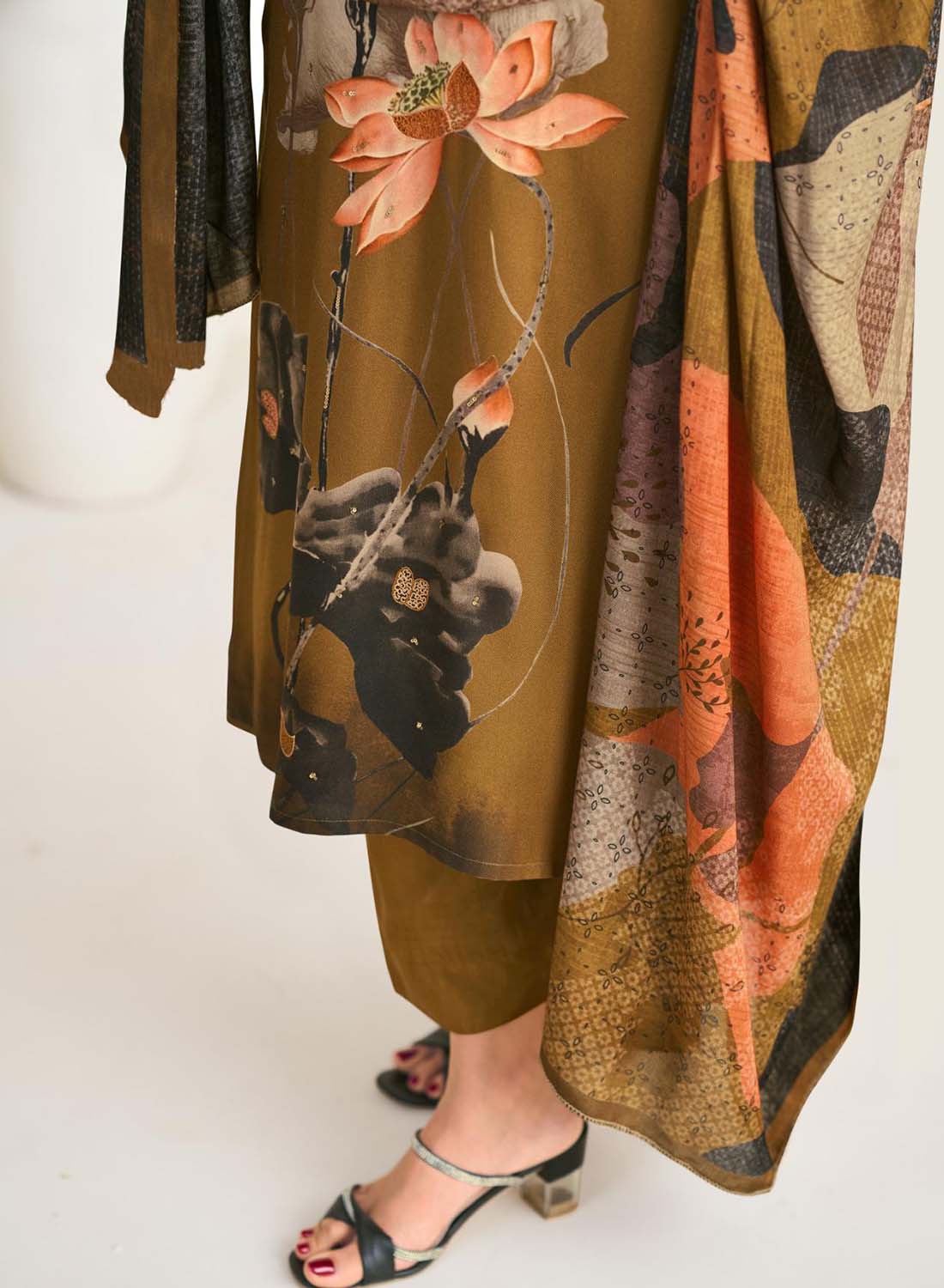 Party Wear Pure Viscose Muslin Unstitched Salwar Suit Material for Women