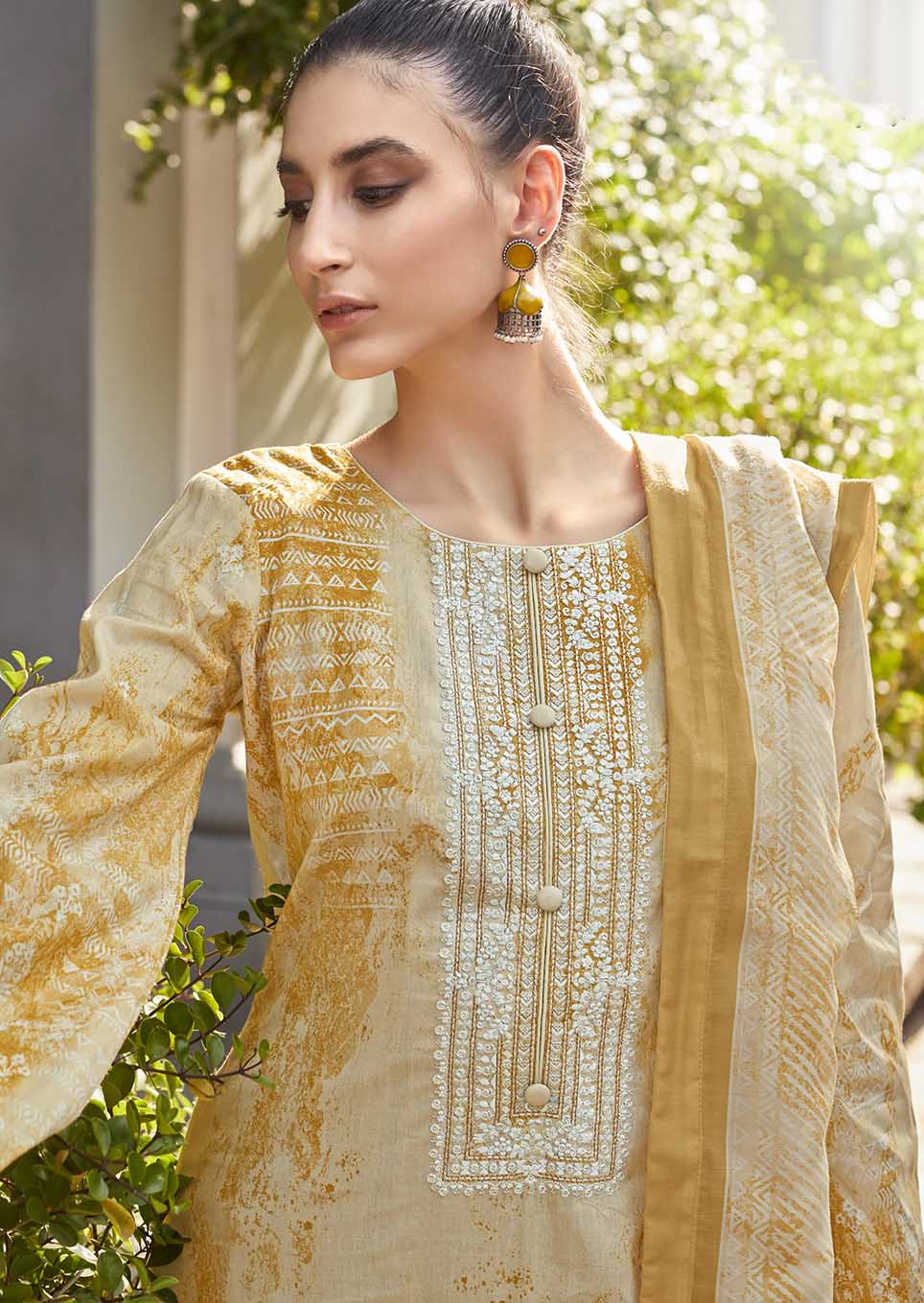 Mumtaz Pure Lawn Cotton Unstitched Suit Material with Embroidery