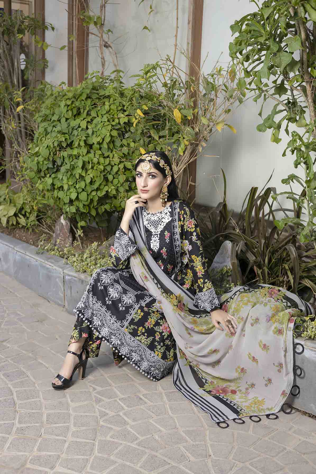 Printed Lawn with Embroidery Unstiched Pakistani Suit
