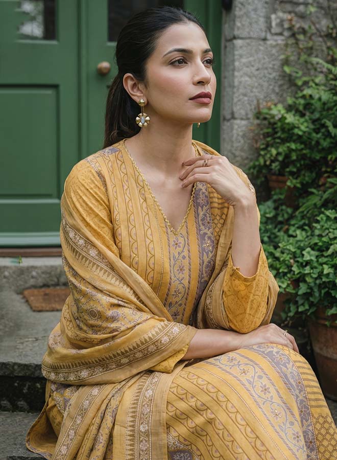 Stylish unstitched cotton suit set for women