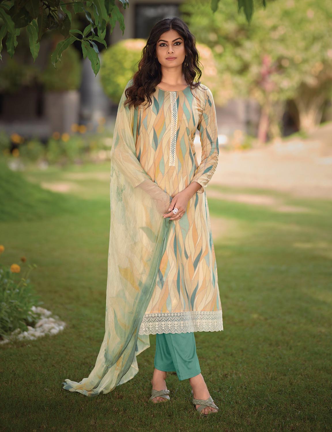 Kilory Lawn Cotton Unstitched Suit Dress Materials with Dupatta Kilory Trends