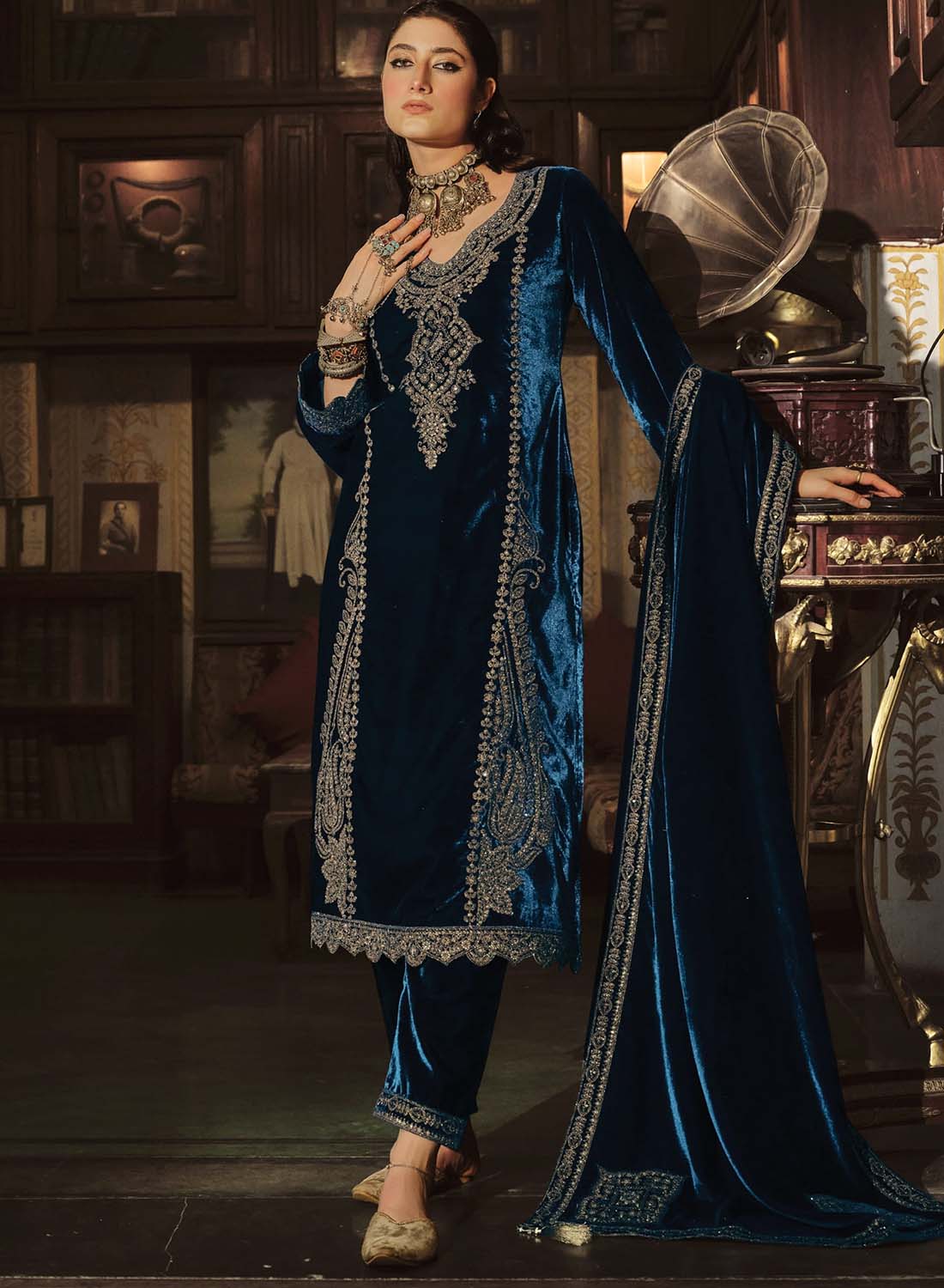 Party Wear Pakistani Unstitched Velvet Salwar Suit Dress Material