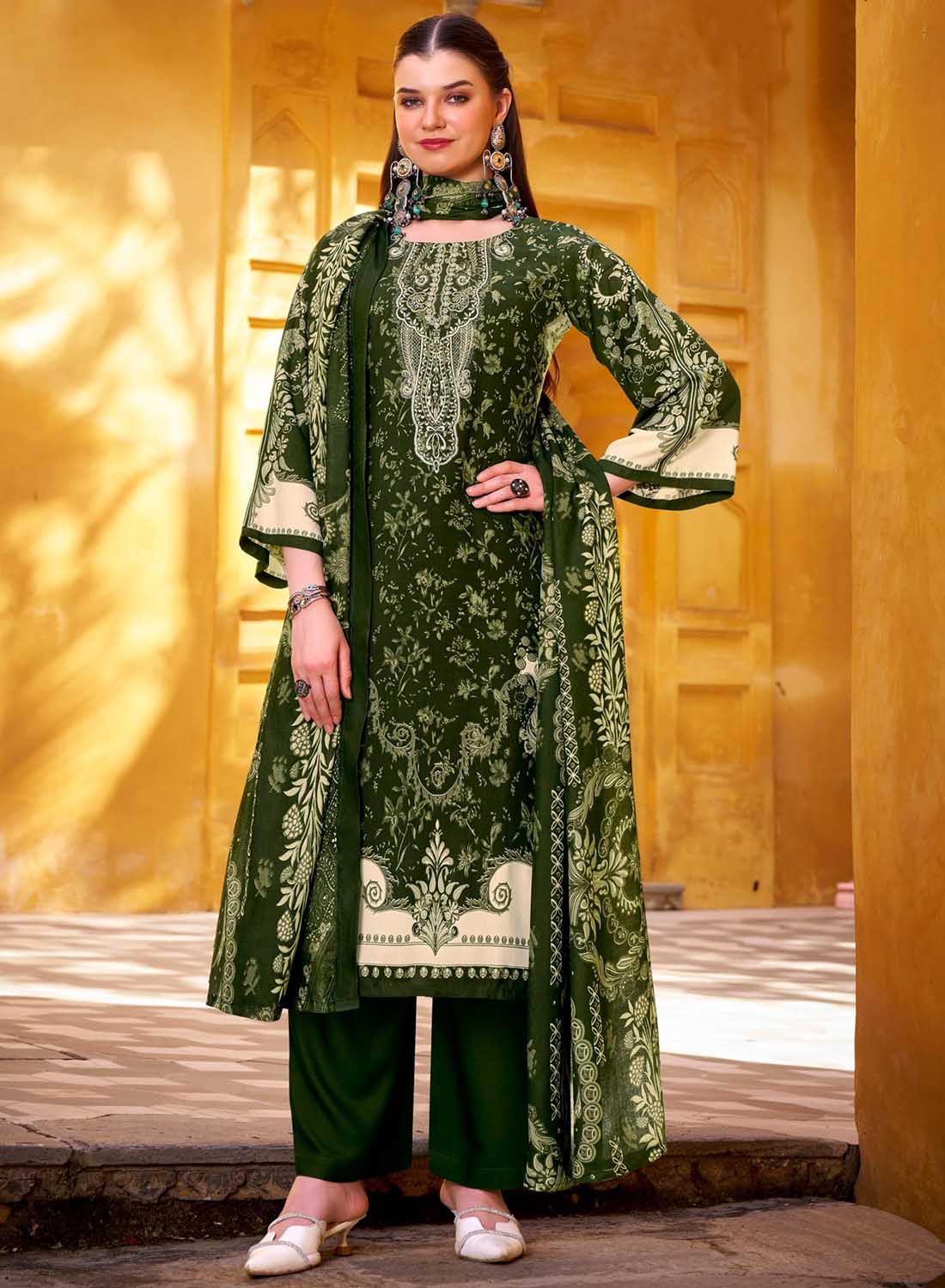 Green Pure Cotton Pakistani Print Unstitched Salwar Suit Material with ...