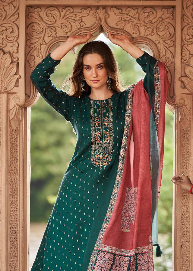 Stilento- Indian & Pakistani suits | 𝗣𝗮𝗸𝗶𝘀𝘁𝗮𝗻𝗶 𝗣𝗿𝗶𝗻𝘁 𝗣𝗮𝘀𝗵𝗺𝗶𝗻𝗮  𝗪𝗶𝗻𝘁𝗲𝗿 𝗦𝘂𝗶𝘁 💚... | Instagram