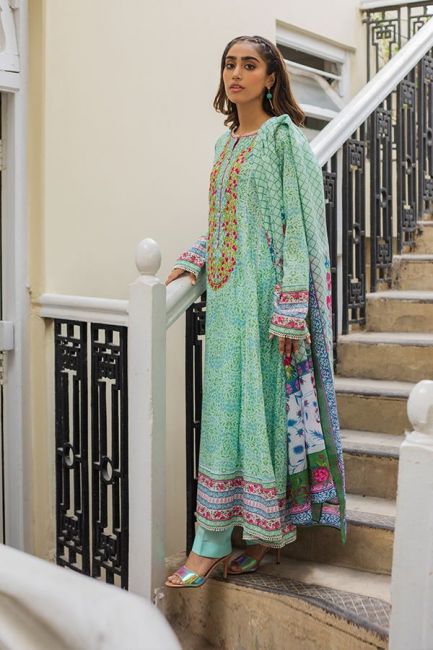 Green Printed Lawn Pakistani Suit Set With Embroidery - Stilento
