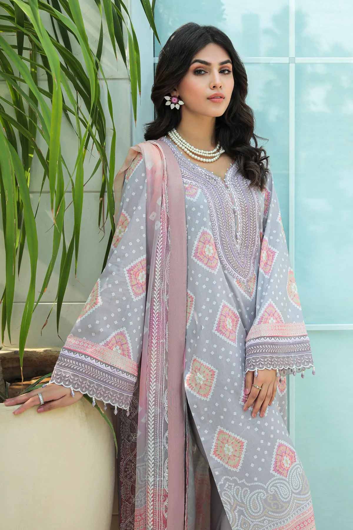 Nureh Gardenia Embroidered Lawn Pakistani Suit - Stilento