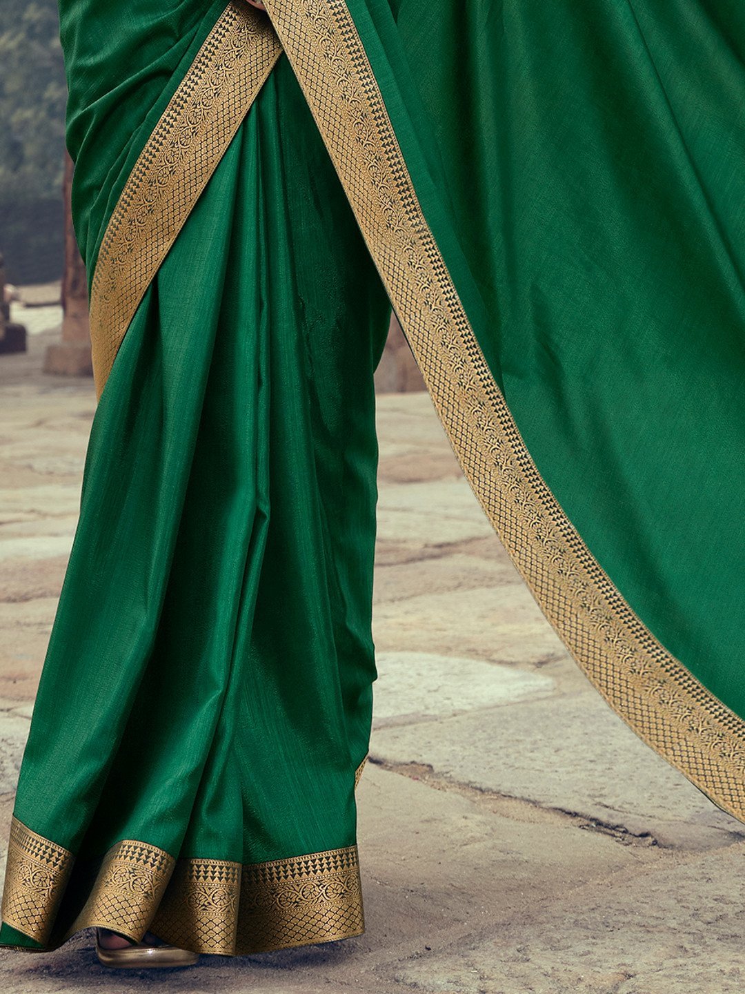 Vichitra Silk Woman Green Saree With Heavy Lace and Blouse - Stilento